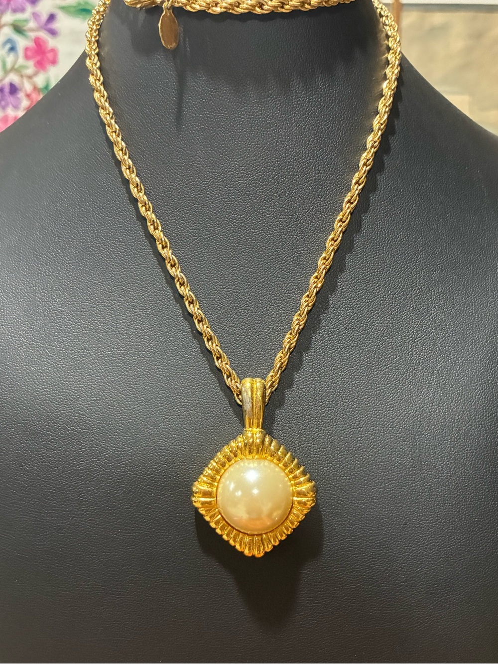 Vintage Kenneth Jay Lane Chunky Gold Pearl Necklace